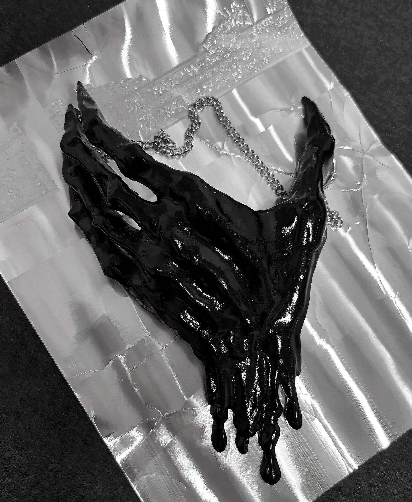 Gothic Skeleton Hand Necklace – 3D Printed Resin Statement Choker with Alloy Chain, Dripping Blood White or Black, Horror Art Jewelry, Rave