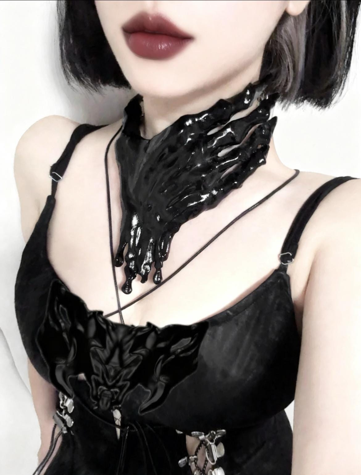 Gothic Skeleton Hand Necklace – 3D Printed Resin Statement Choker with Alloy Chain, Dripping Blood White or Black, Horror Art Jewelry, Rave