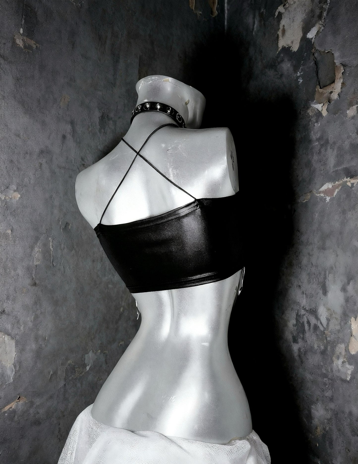 Y3K Ravewear Vegan Leather Set – Dark Alice in Wonderland Gothic Outfit, Black Festival Crop Top & Shorts, Cyber Grunge Clubwear